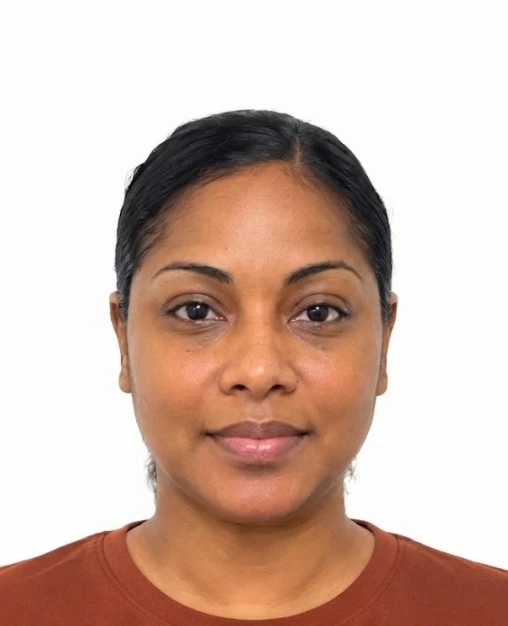 The same photo after SerenAlign: face centred and cropped to driver's permit proportions